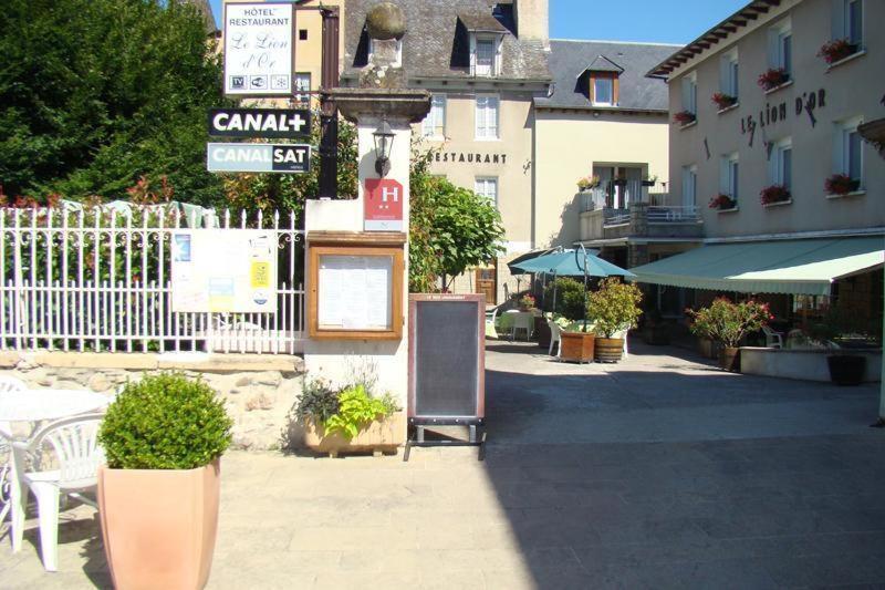 Hotel Le Lion d'Or Saint-Geniez-dʼOlt Exterior foto